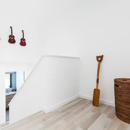 Vista Mar - Batik Roses