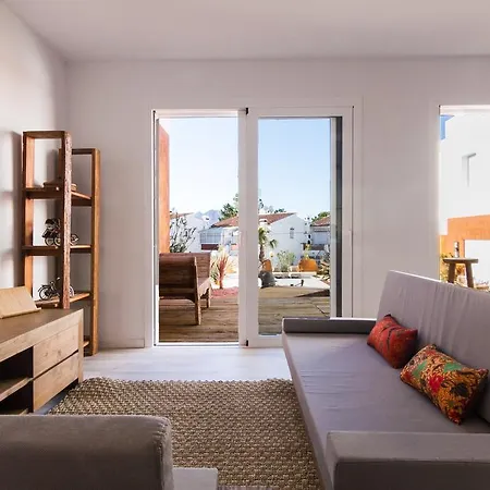 Vista Mar - Batik Roses